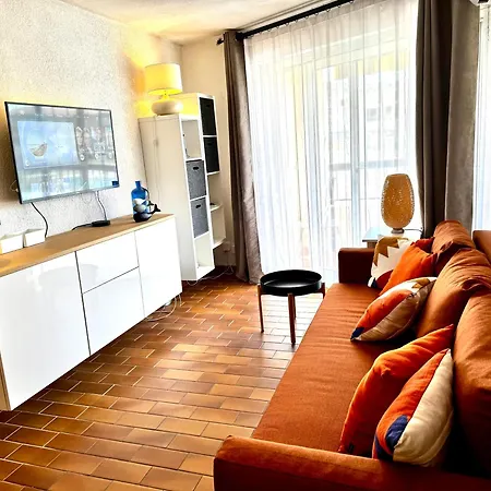 Apartment T1 Bord De Avec Piscine Dans Privee La Garonnette-Plage