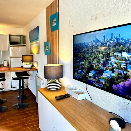 T1 Bord De Avec Piscine Dans Privee La Garonnette-Plage