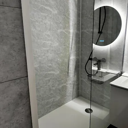 Apartment T1 Bord De Avec Piscine Dans Privee